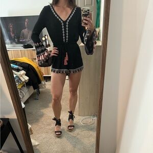 Lulu’s XS black long sleeve romper